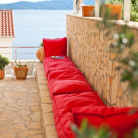 Apartments Mediterranea With Heated Pool Pisak Dış mekan fotoğraf