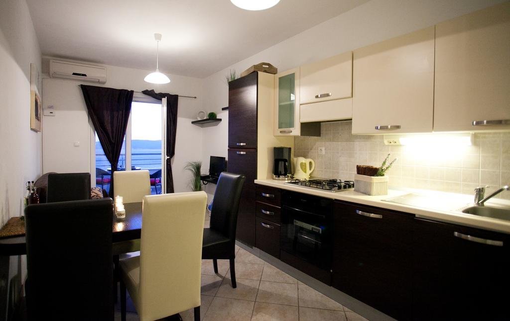 Apartments Mediterranea With Heated Pool Pisak Dış mekan fotoğraf